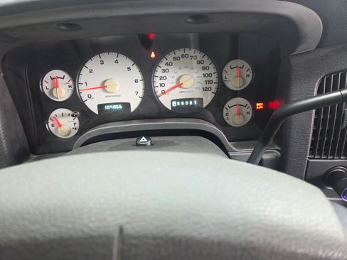 Used 2004 Dodge Ram 1500 Truck ST image 5