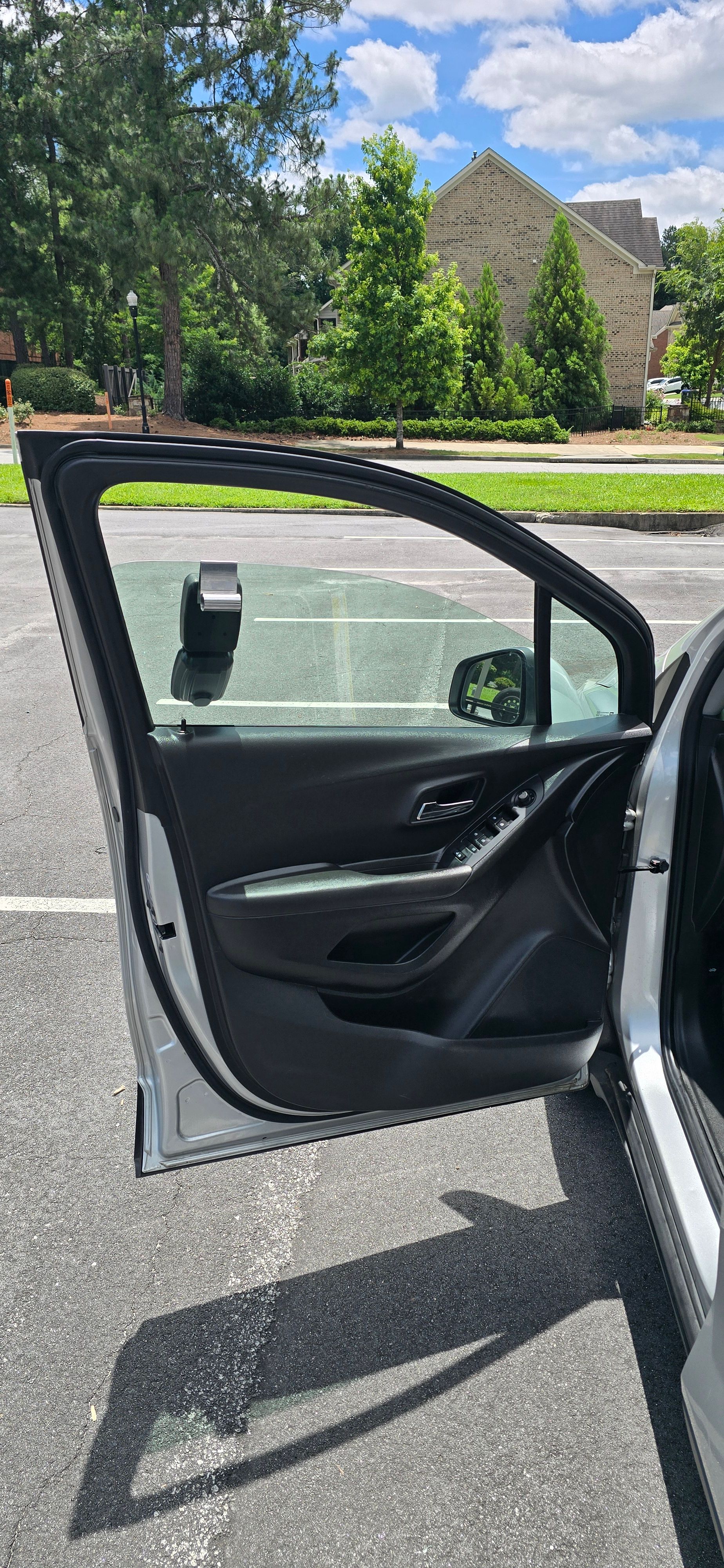 Used 2018 Chevrolet Trax LT w/ LT Convenience Package FWD image 5