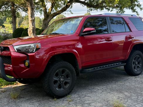 Used 2015 Toyota 4Runner SR5 Premium AWD/4WD image 9