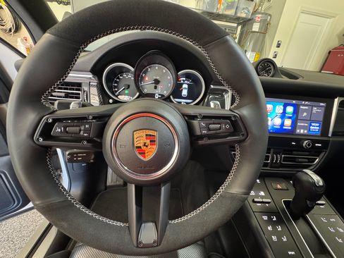 Used 2022 Porsche Macan S AWD/4WD image 22