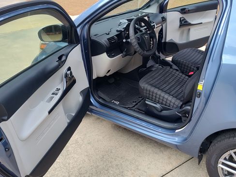 Used 2014 Scion iQ image 4