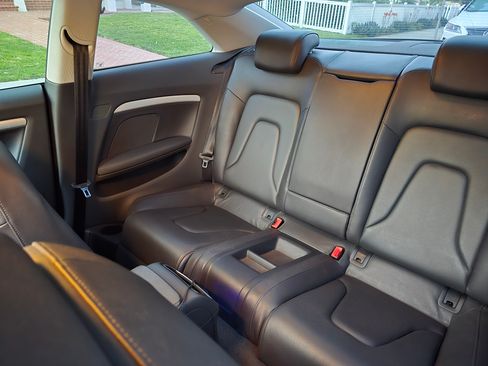 Used 2010 Audi A5 2.0T Premium w/ Bluetooth/Homelink Pkg image 18