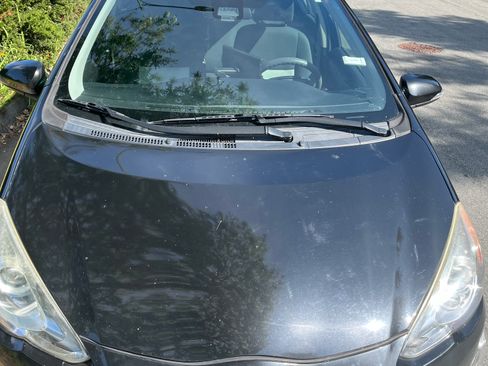 Used 2016 Toyota Prius C Three image 9