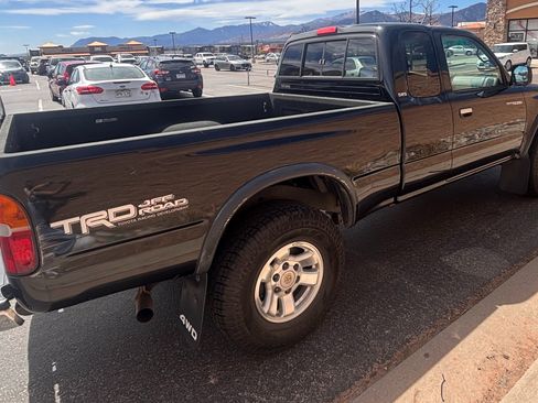 Used 2000 Toyota Tacoma 4x4 Xtracab V6 image 9