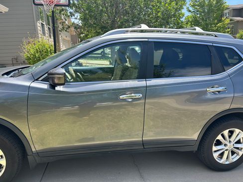 Used 2014 Nissan Rogue SV w/ SV Premium Package AWD/4WD image 9