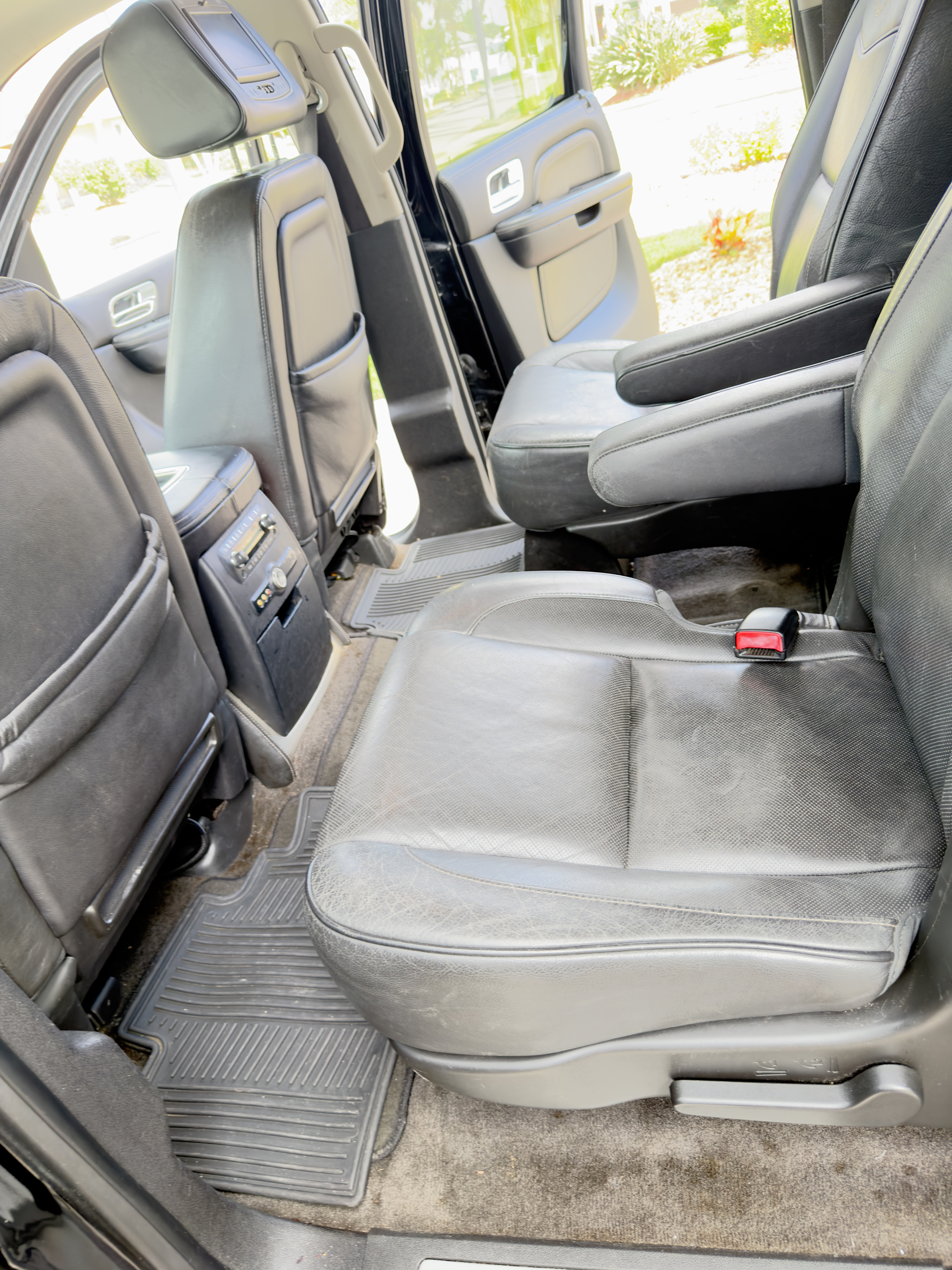Used 2012 Cadillac Escalade ESV Platinum AWD/4WD image 6