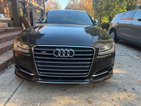 Used 2015 Audi S8 image 16