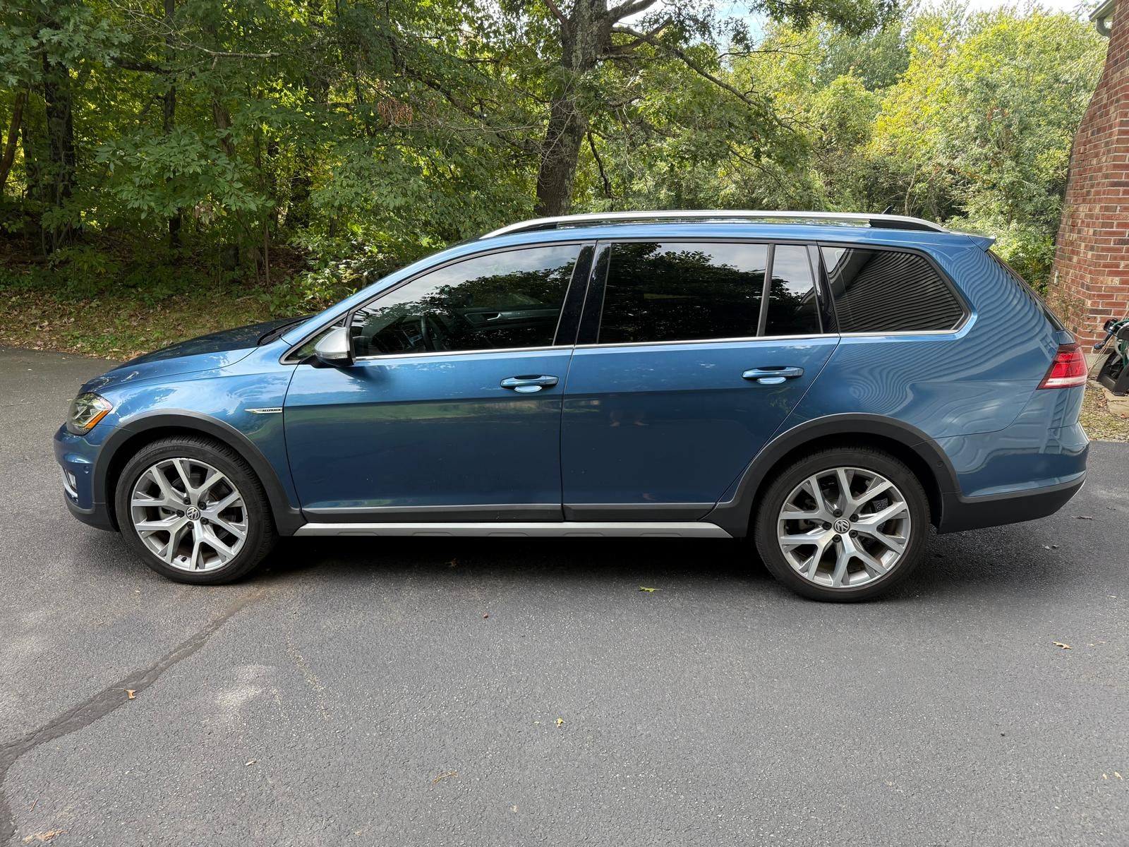 Used 2018 Volkswagen Golf Alltrack SEL AWD/4WD image 6