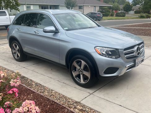 Used 2018 Mercedes-Benz GLC 300 image 1