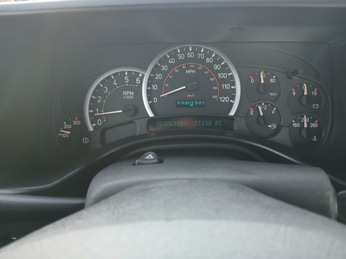 Used 2005 HUMMER H2 SUT w/ Preferred Equipment Group image 21