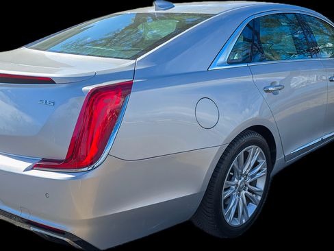 Used 2019 Cadillac XTS Luxury image 6
