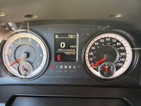 Used 2018 RAM 1500 Classic SLT image 12