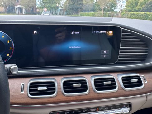 Used 2021 Mercedes-Benz GLE 350 350 Sport Utility 4D image 26