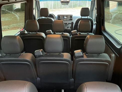 Used 2019 Mercedes-Benz Sprinter 2500 image 12