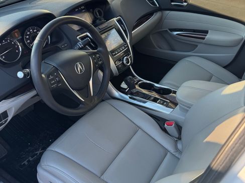 Used 2015 Acura TLX FWD image 11