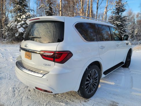 Used 2024 INFINITI QX80 Sensory image 6