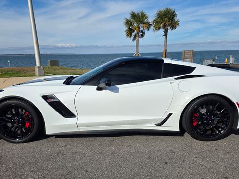 Used 2016 Chevrolet Corvette Z06 w/ 2LZ Preferred Equipment Group image 2