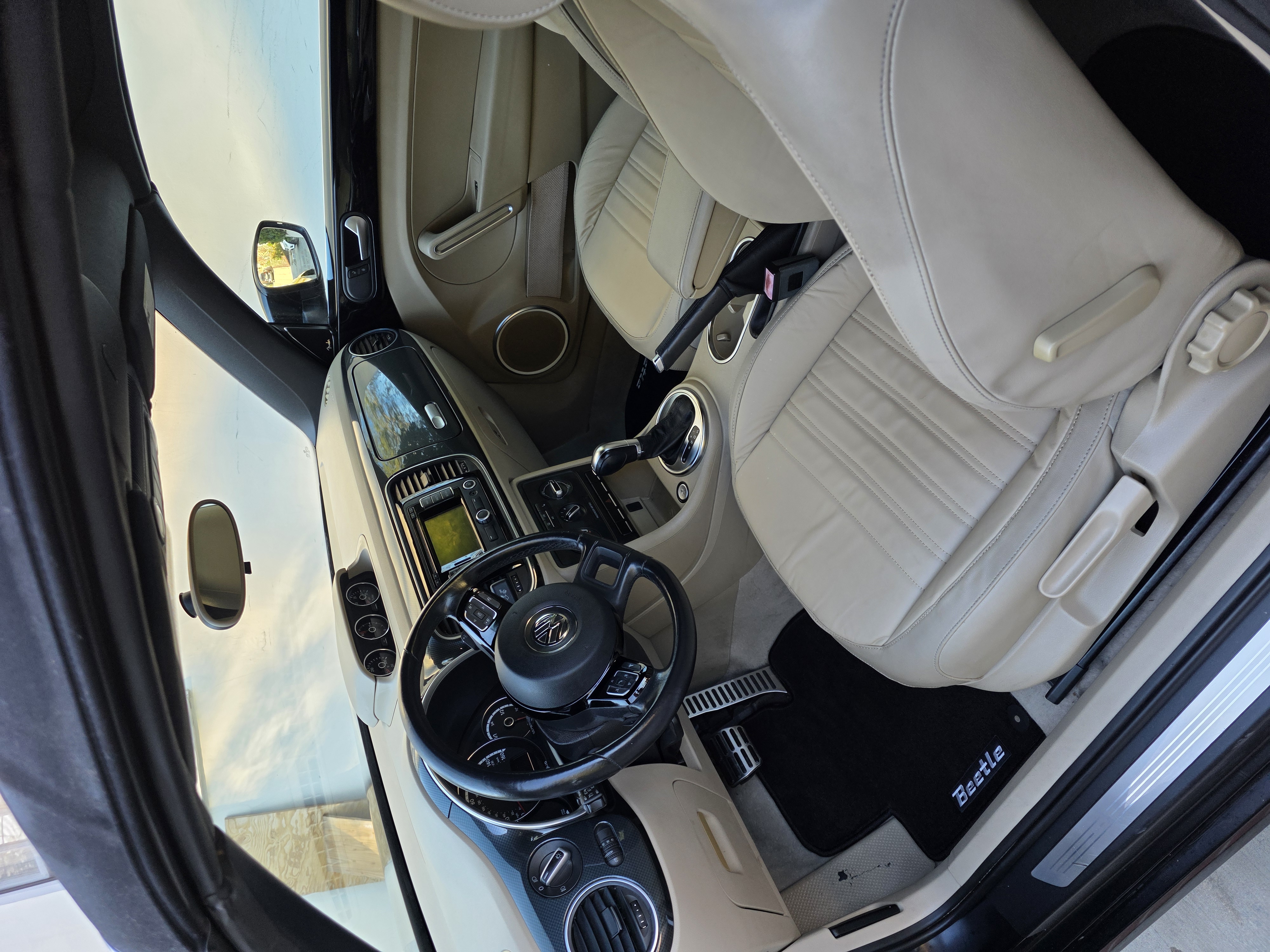 Used 2013 Volkswagen Beetle 2.0T FWD image 12