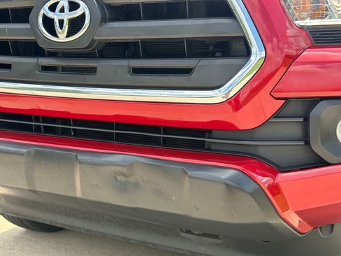 Used 2017 Toyota Tacoma SR5 w/ Tow Package RWD image 20
