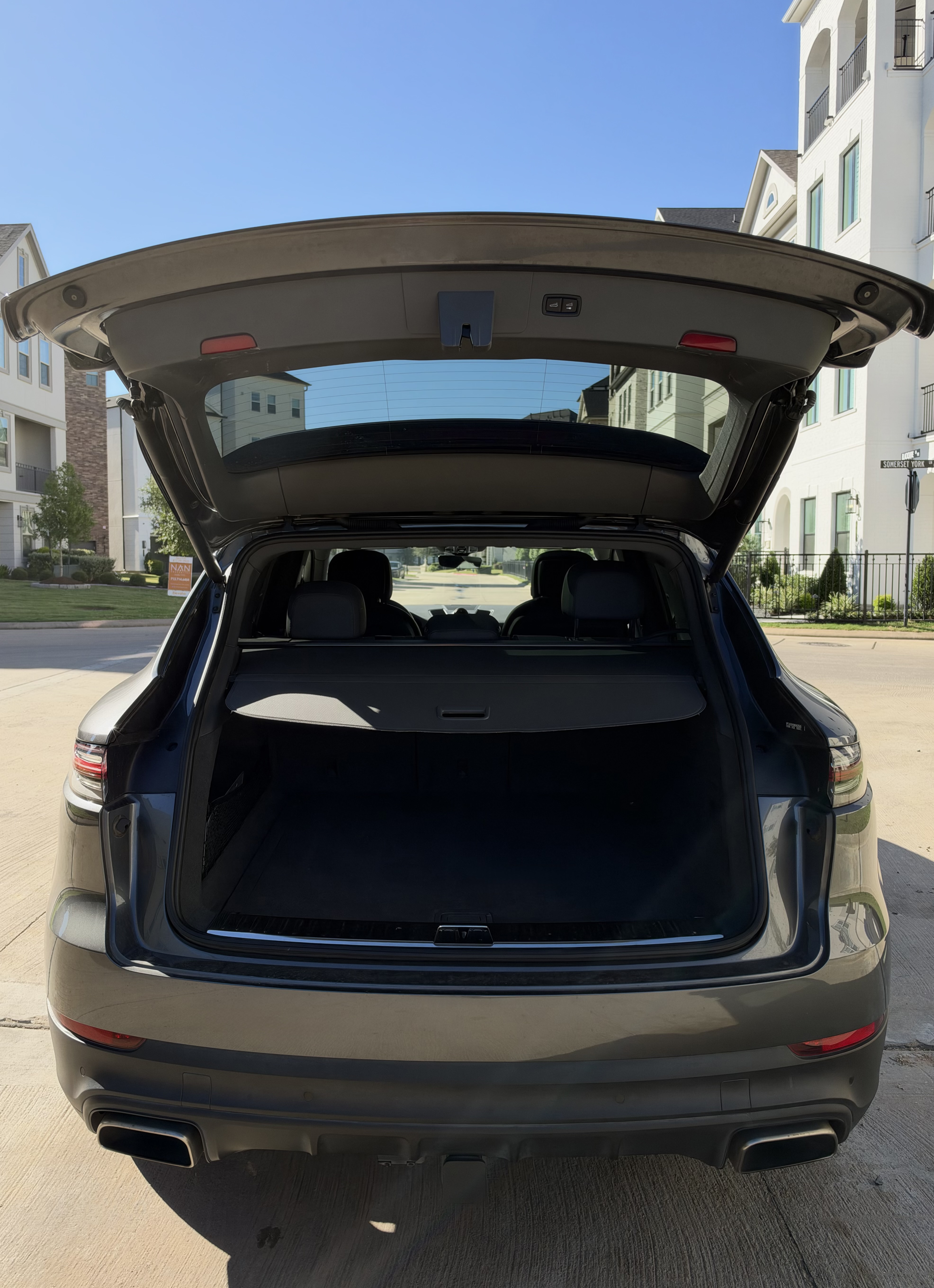 Used 2022 Porsche Cayenne AWD/4WD image 20