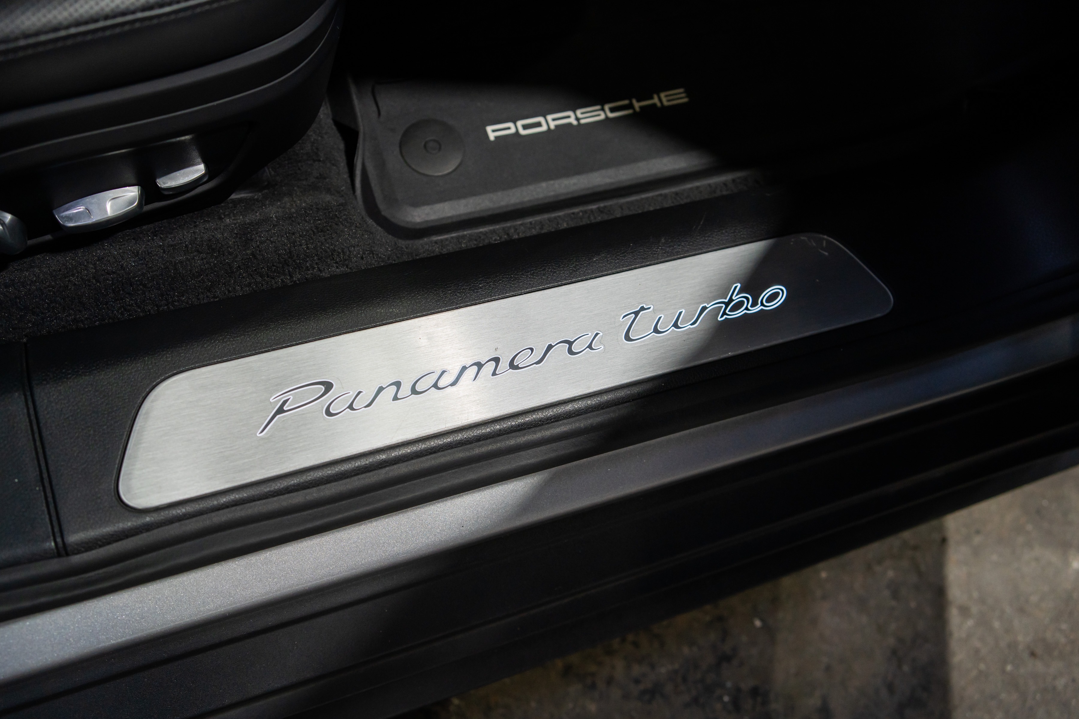 Used 2018 Porsche Panamera Turbo AWD/4WD image 27