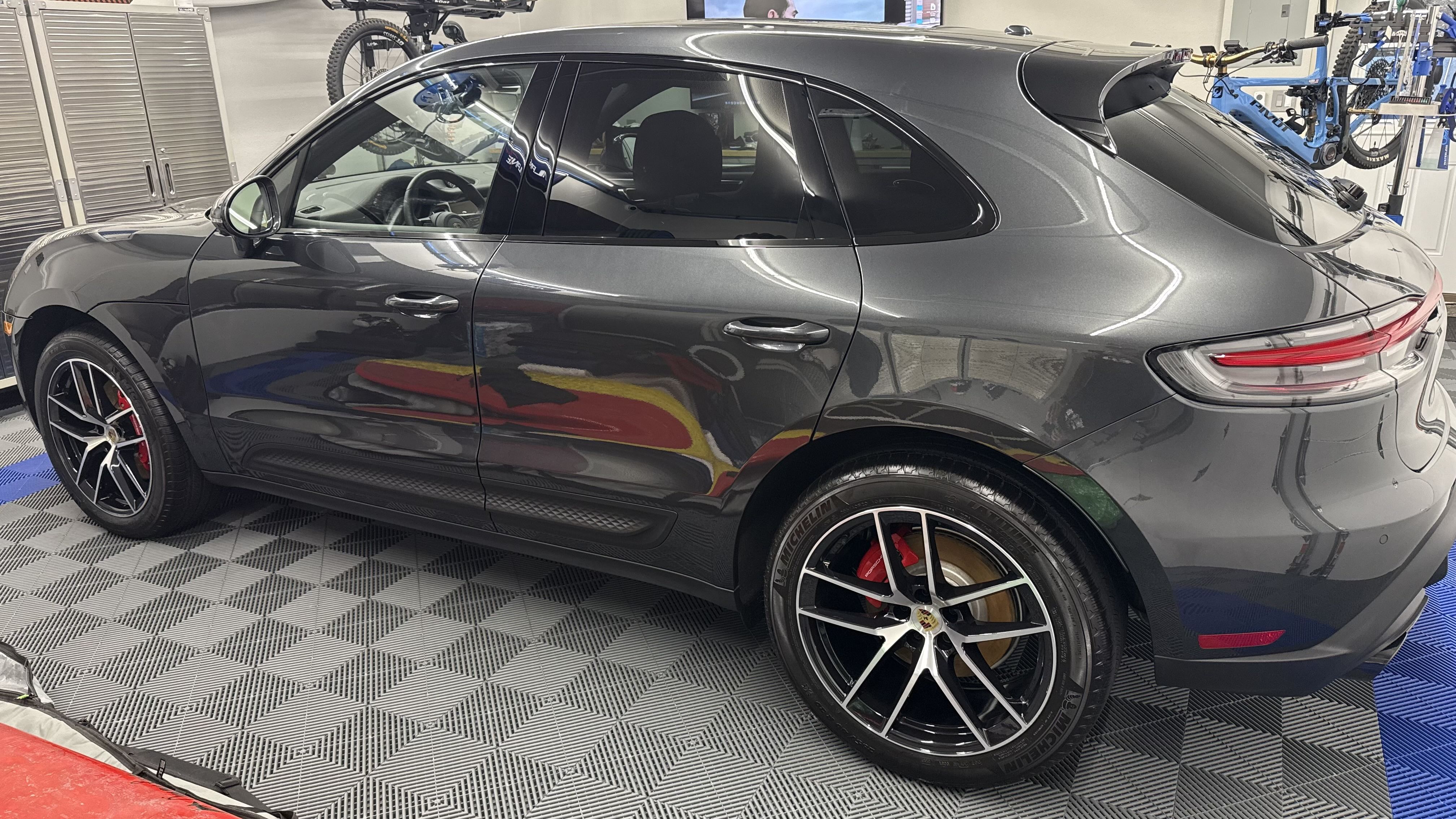 Used 2024 Porsche Macan S AWD/4WD image 2