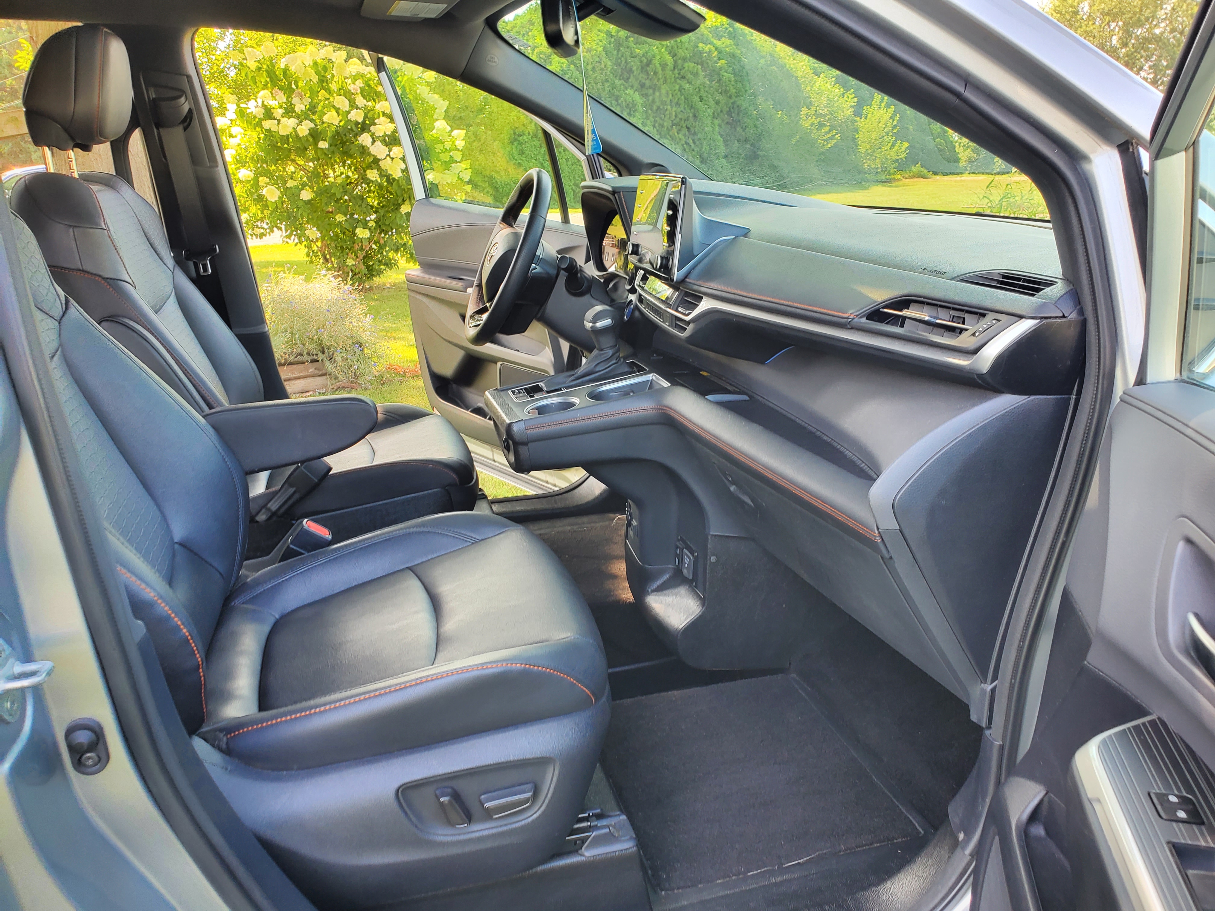 Used 2023 Toyota Sienna XSE w/ XSE Plus Package AWD/4WD image 22