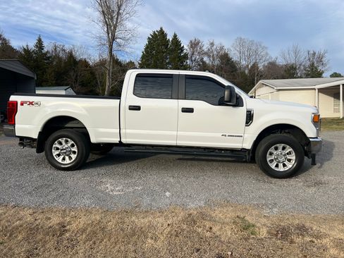 Used 2021 Ford F250 XL w/ STX Appearance Package AWD/4WD image 4