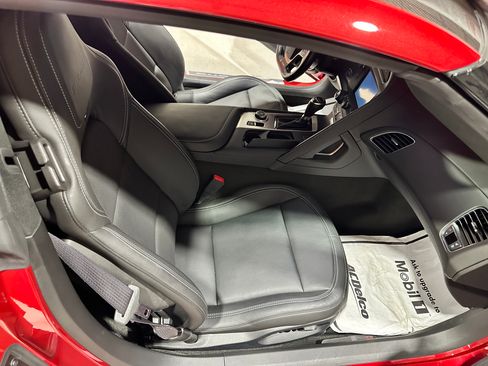 Used 2015 Chevrolet Corvette Z06 w/ Z07 Performance Package RWD image 2