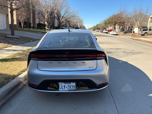 Used 2026 Toyota Prius XLE image 6