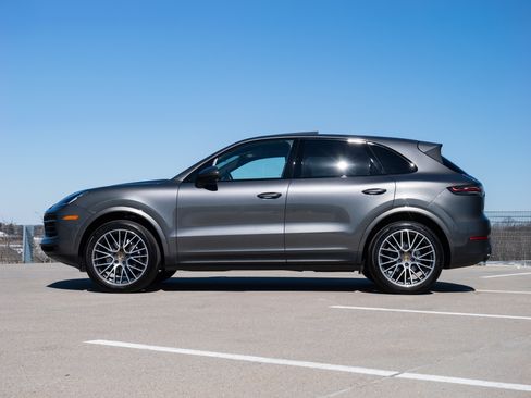 Used 2020 Porsche Cayenne Sport Utility 4D image 14
