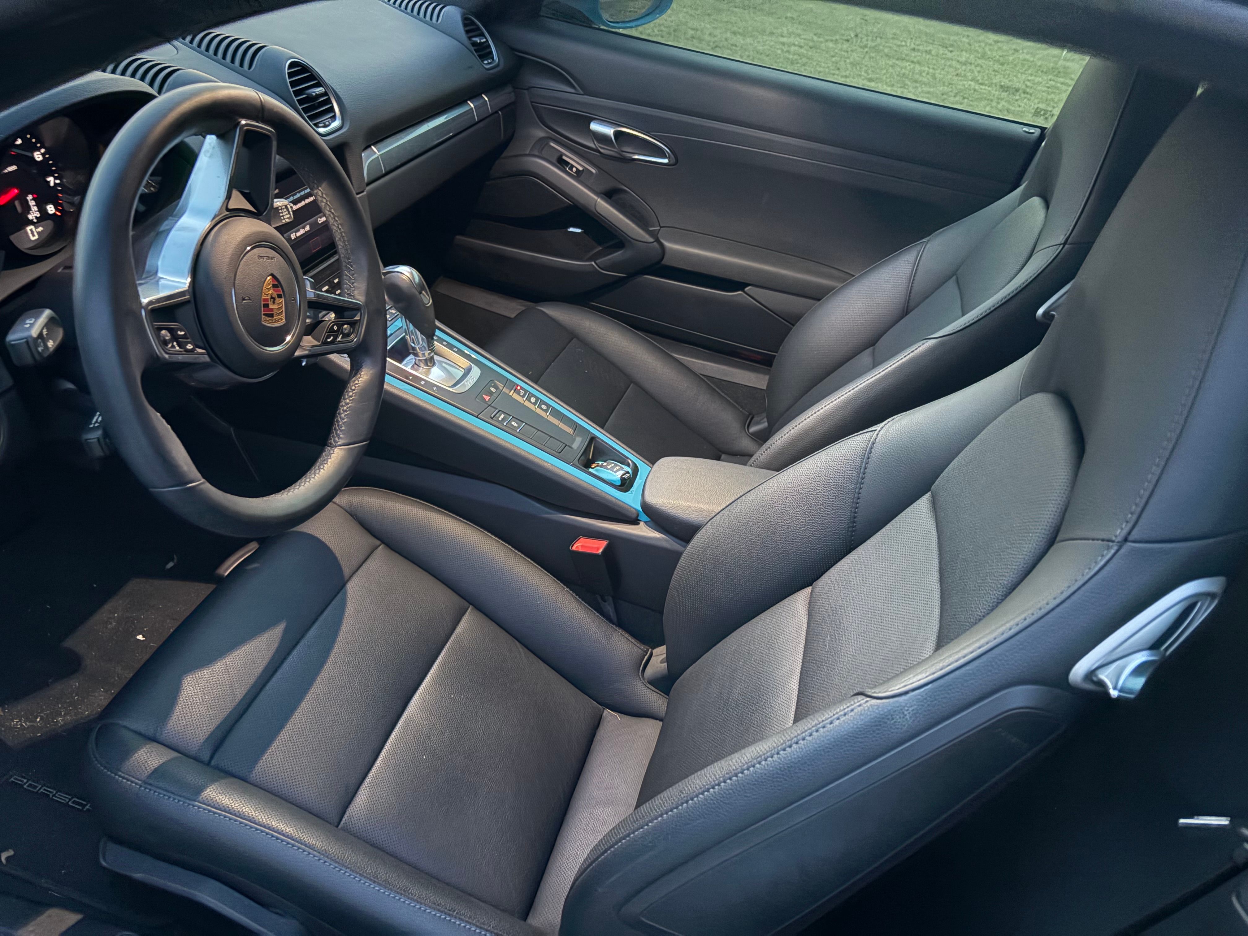 Used 2019 Porsche 718 Cayman RWD image 16