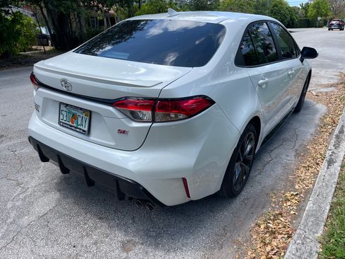 Used 2023 Toyota Corolla SE FWD image 4