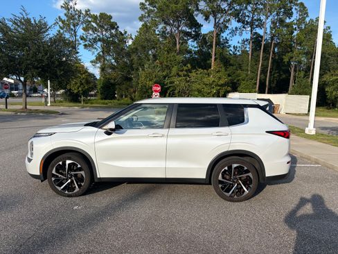 Used 2022 Mitsubishi Outlander ES FWD image 5