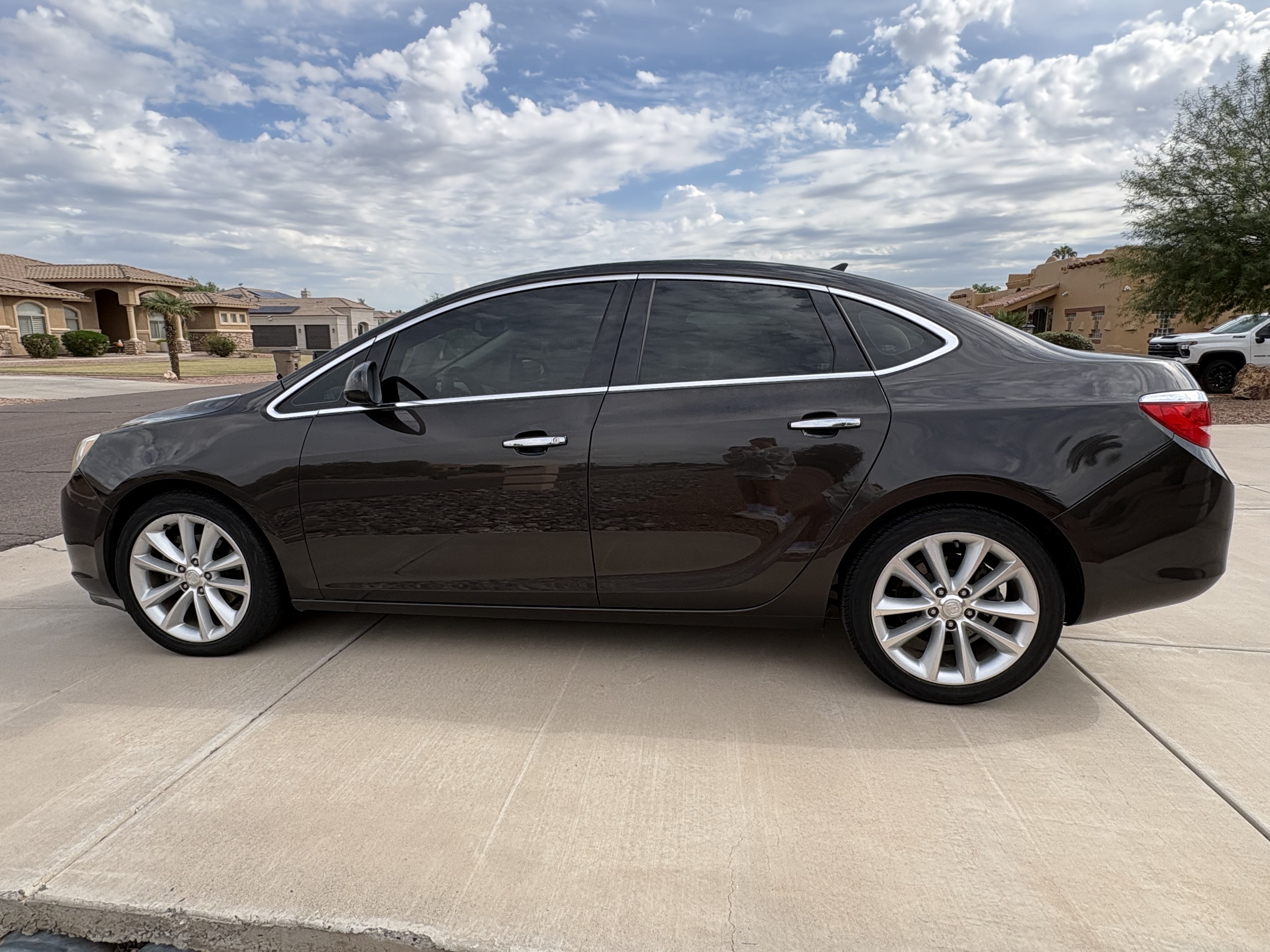 Used 2012 Buick Verano Convenience FWD image 5