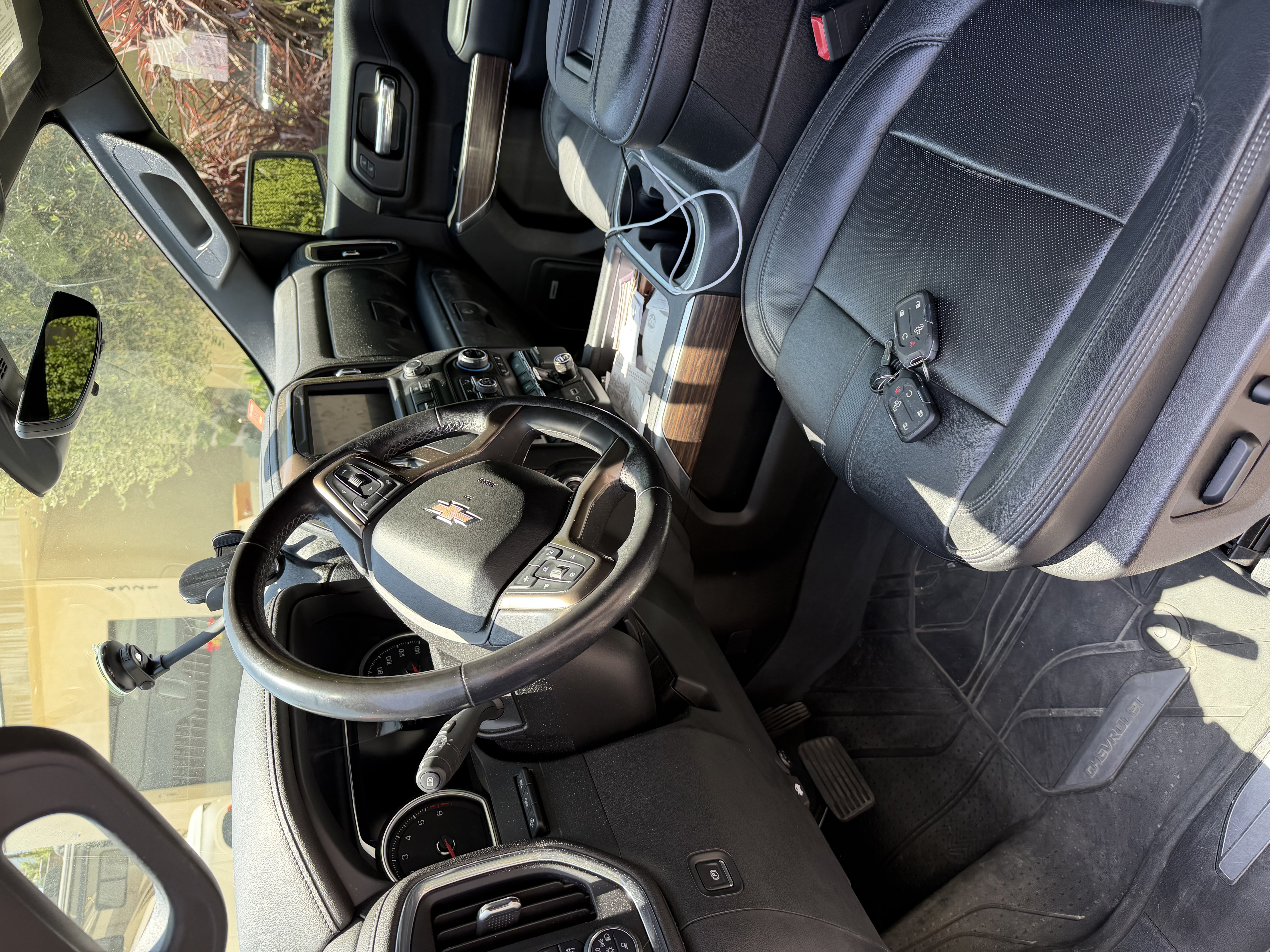 Used 2020 Chevrolet Silverado 1500 High Country w/ Technology Package AWD/4WD image 4