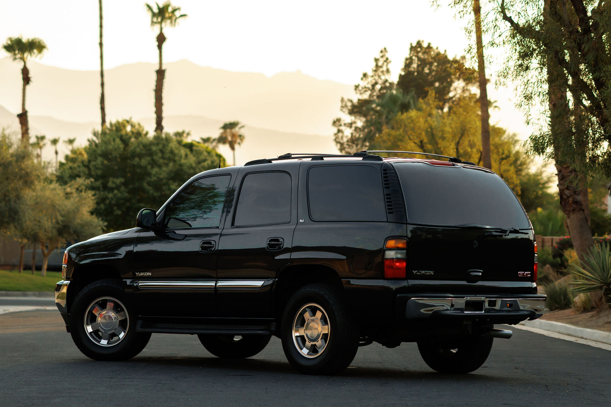Used 2005 GMC Yukon SLT w/ SLT Preferred Equipment Group RWD image 8