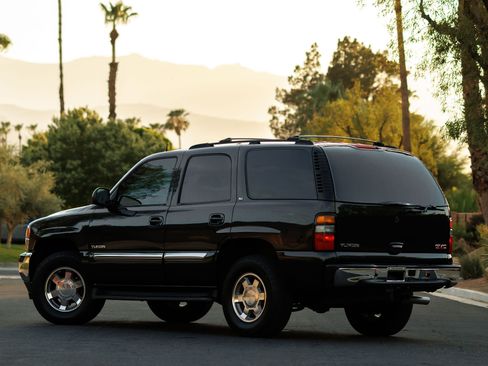 Used 2005 GMC Yukon SLT w/ SLT Preferred Equipment Group RWD image 8