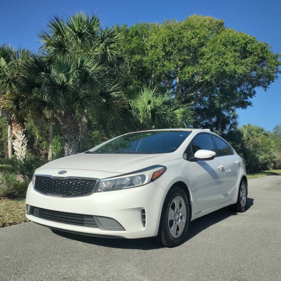 Used 2017 Kia Forte LX w/ LX Popular Package FWD image 2