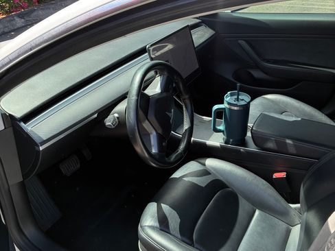Used 2018 Tesla Model 3 Long Range RWD image 9