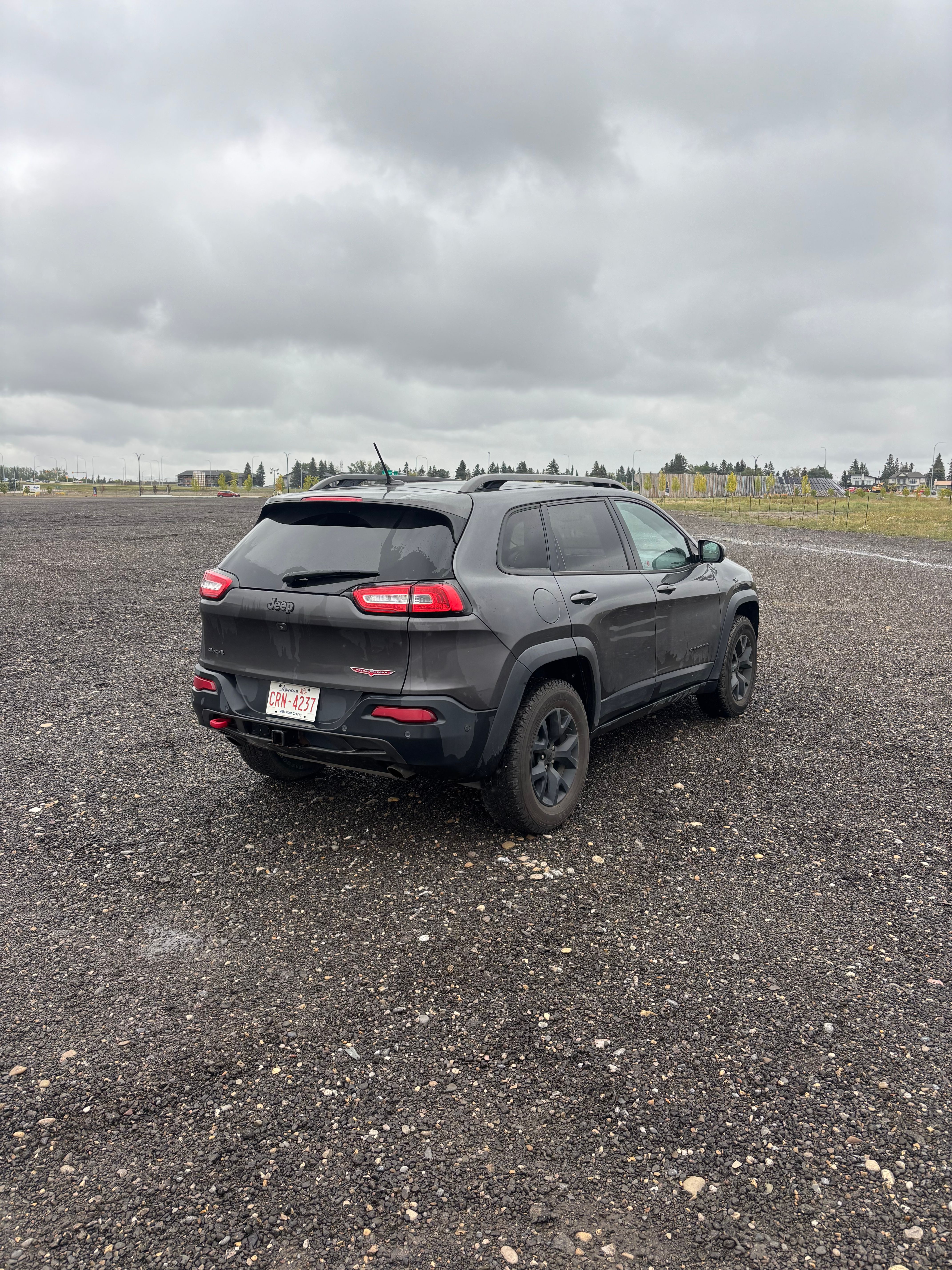 Used 2015 Jeep Cherokee Trailhawk w/ Leather Interior Group AWD/4WD image 8