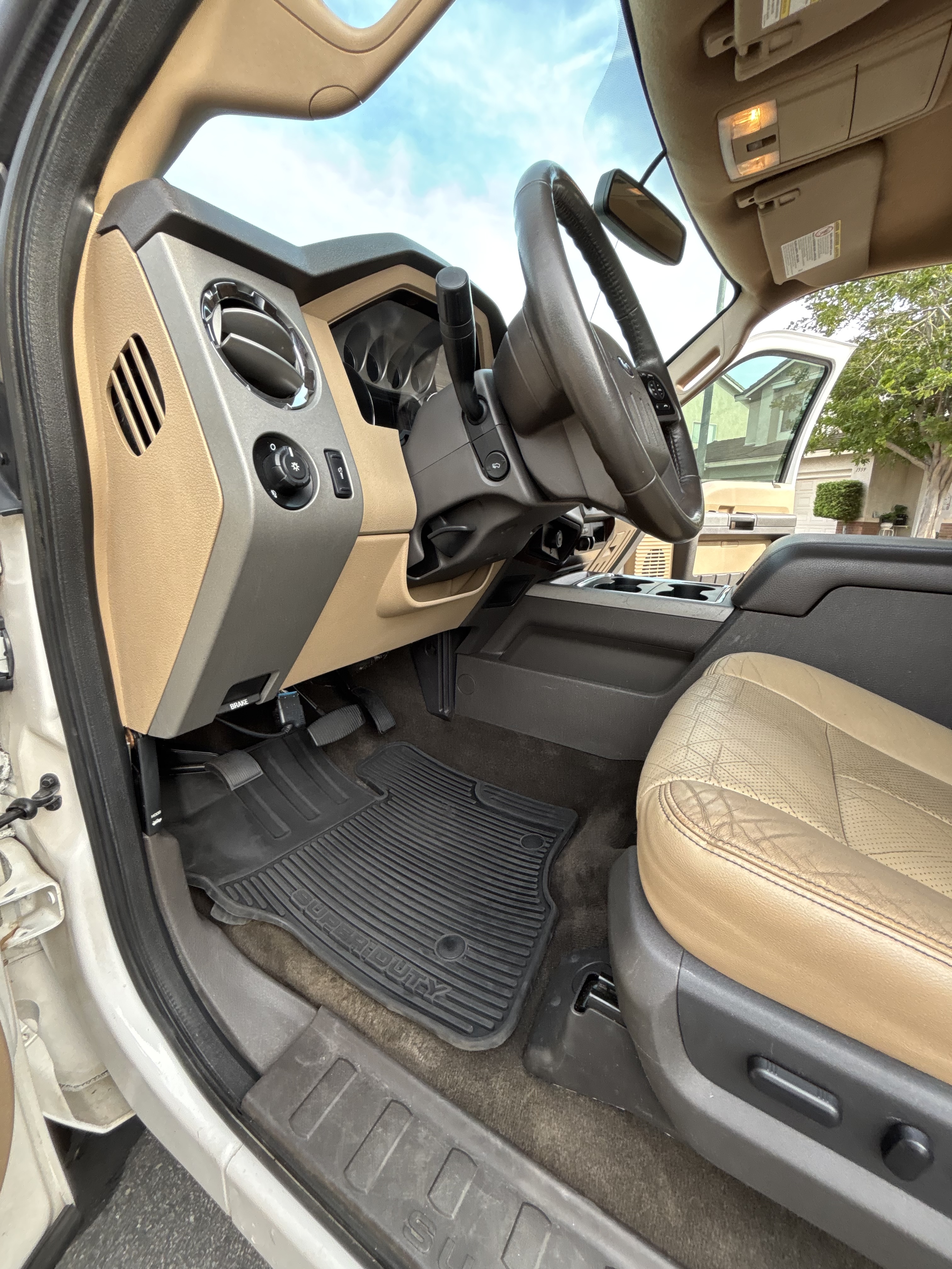 Used 2014 Ford F250 Lariat w/ FX4 Off-Road Package AWD/4WD image 14