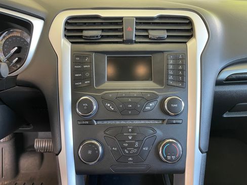 Used 2015 Ford Fusion SE w/ Equipment Group 201A image 15