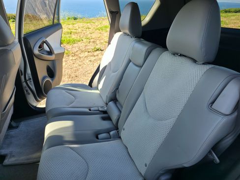 Used 2013 Toyota RAV4 EV image 15