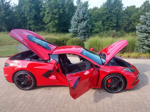 Used 2020 Chevrolet Corvette Stingray Preferred Cpe w/ 2LT Preferred Equipment Group RWD image 5