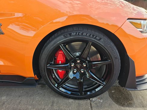 Used 2021 Ford Mustang Shelby GT500 w/ Carbon Fiber Handling Package image 13