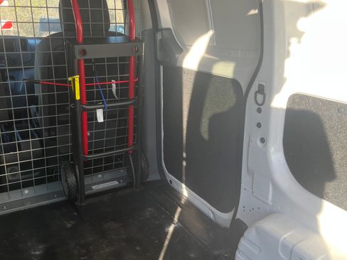 Used 2020 Nissan NV200 SV w/ Back Door Glass Package image 23