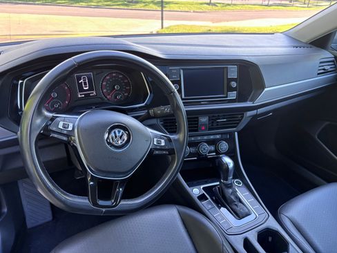 Used 2019 Volkswagen Jetta SE FWD image 6