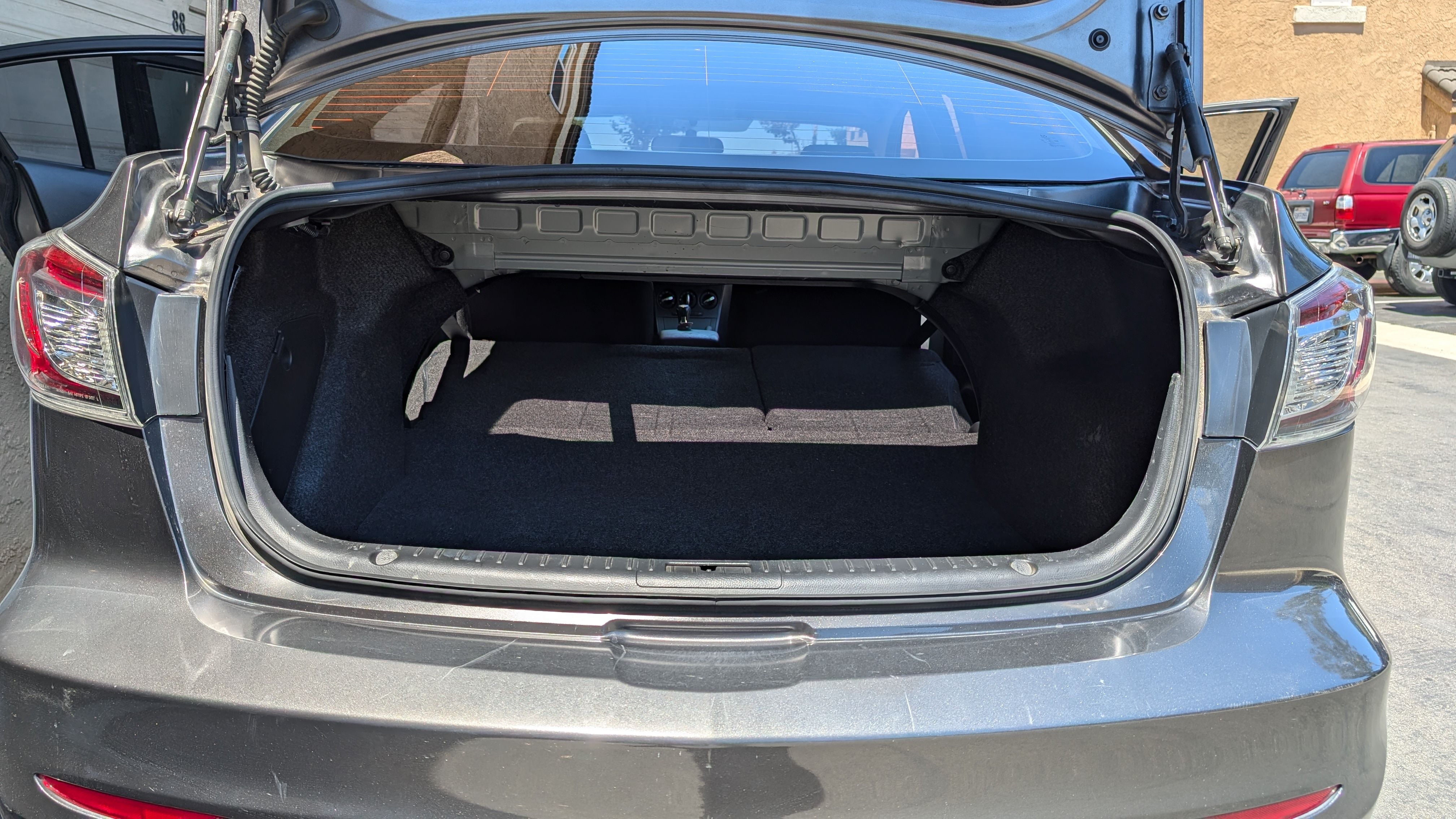 Used 2012 MAZDA MAZDA3 i Touring FWD image 28
