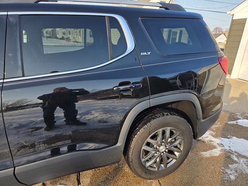 Used 2017 GMC Acadia SLT image 9